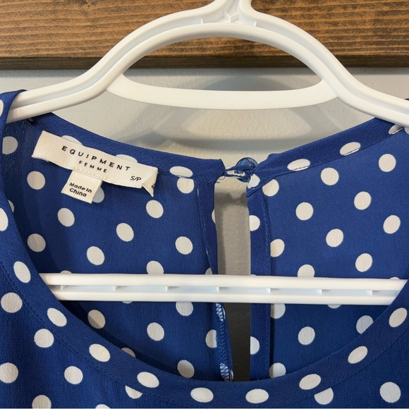 Equipment Femme Silk Blue and White Poka Dot 3/4L sleeve dress - Picture 4 of 4